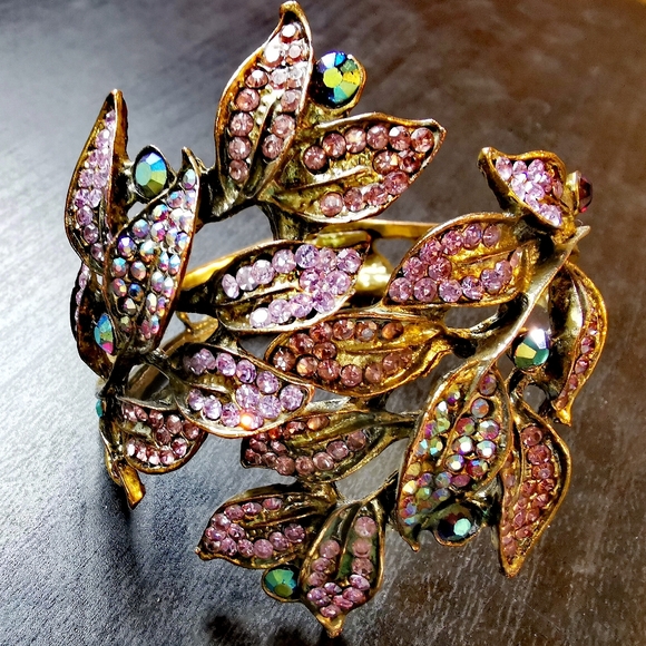 Rhinestone Floral Motif Hinged Cuff Bracelet - Picture 6 of 6